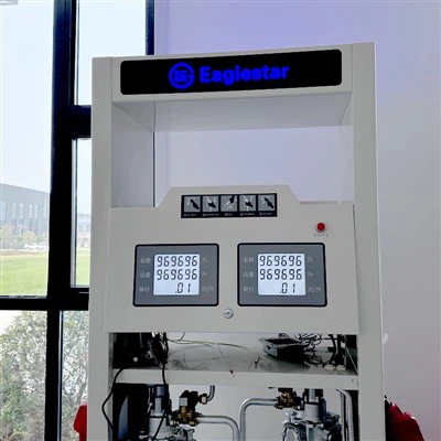Disper al dispensatore di carburante a benzina Evidenzia logo
